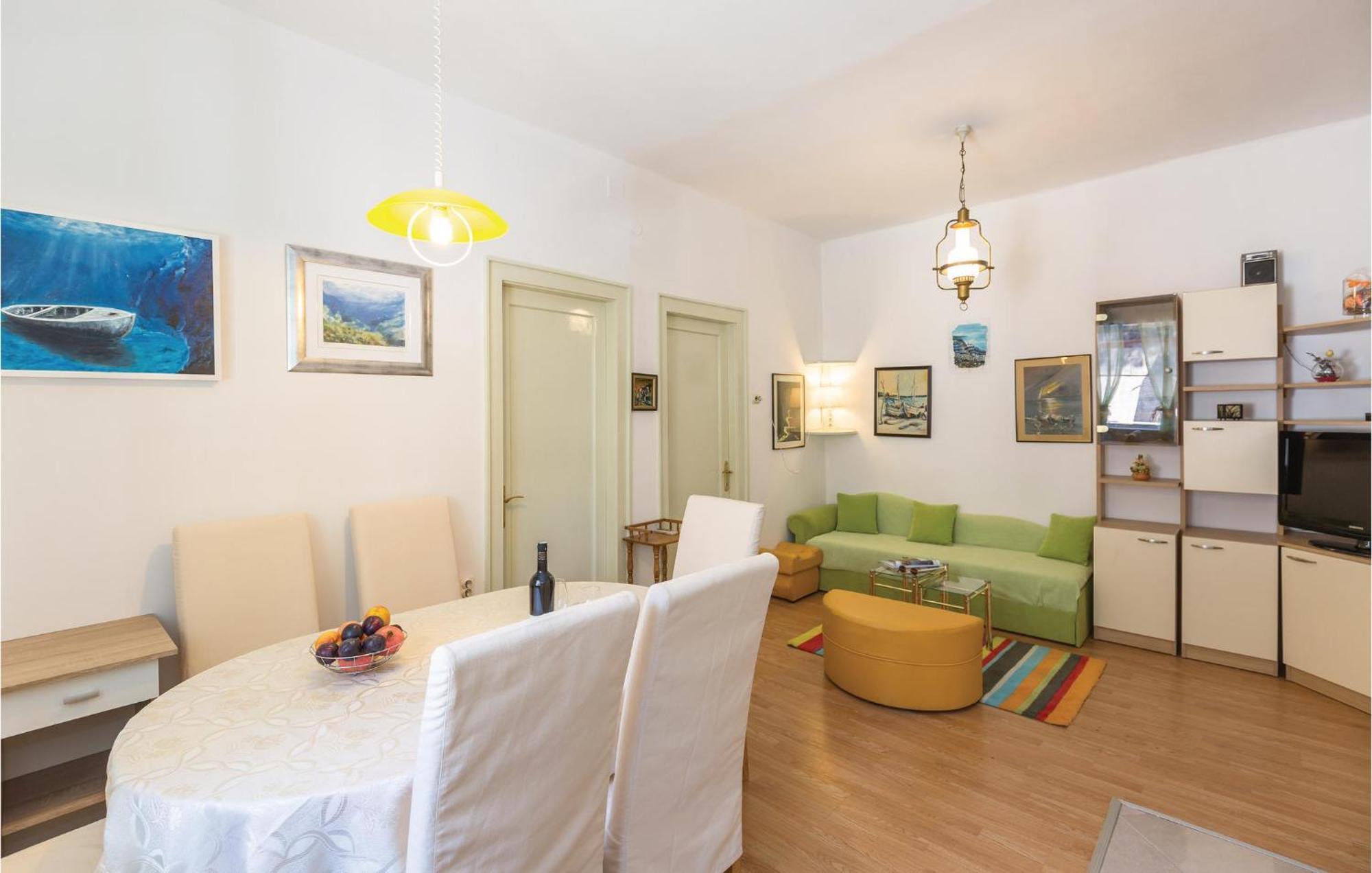 Awesome Apartment In Makarska With Kitchen المظهر الخارجي الصورة