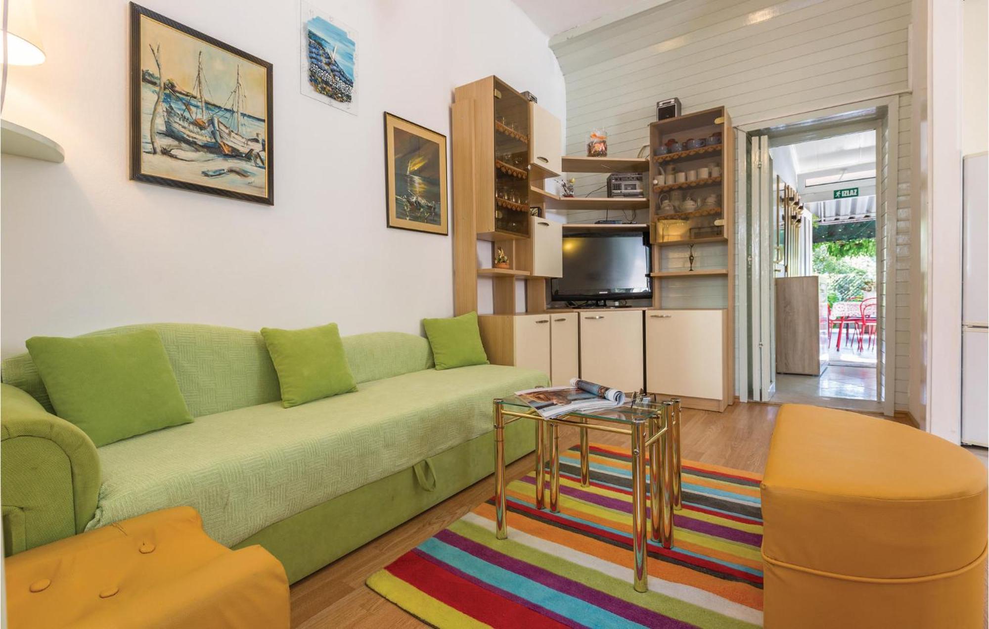 Awesome Apartment In Makarska With Kitchen المظهر الخارجي الصورة