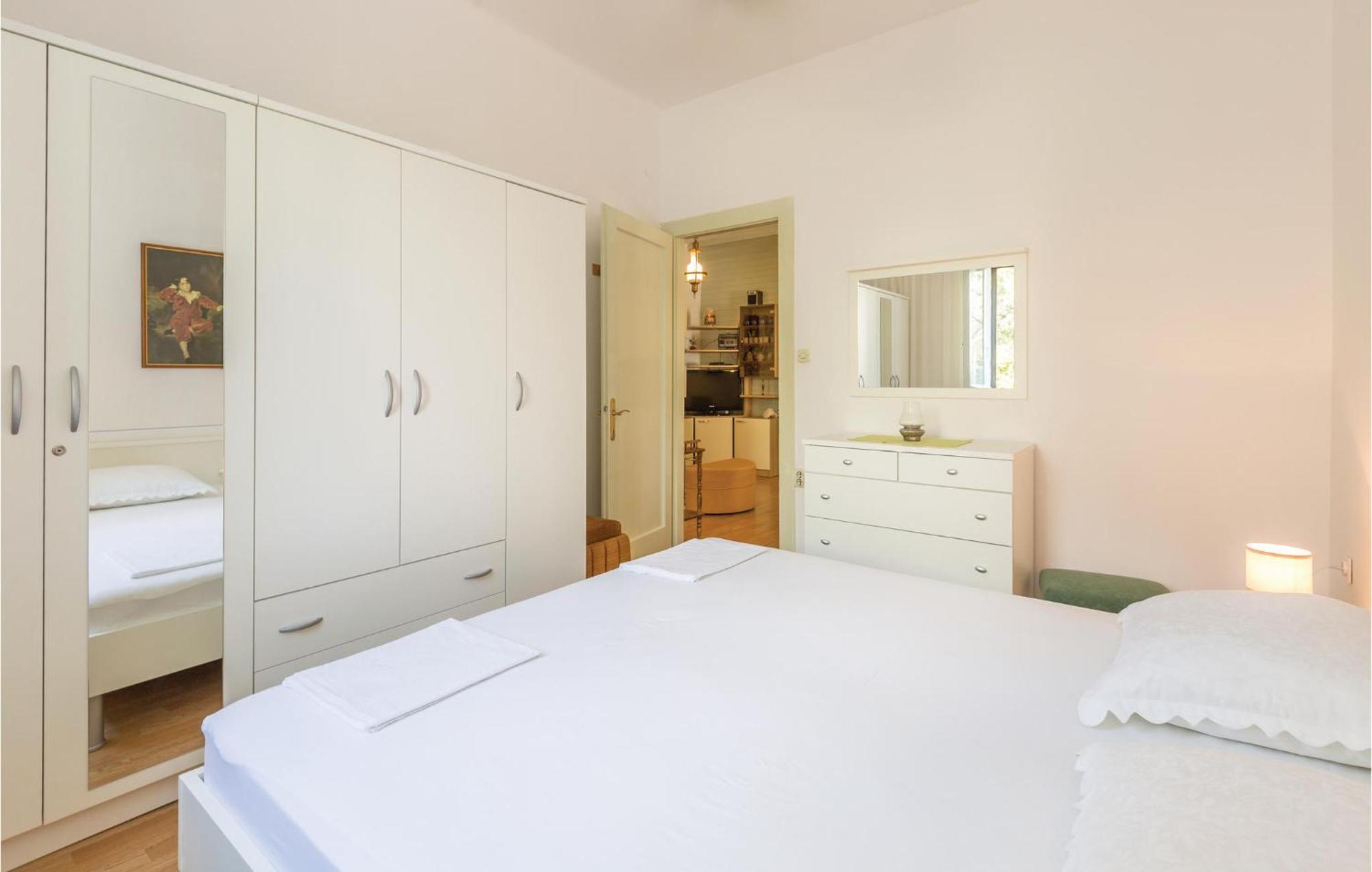 Awesome Apartment In Makarska With Kitchen المظهر الخارجي الصورة