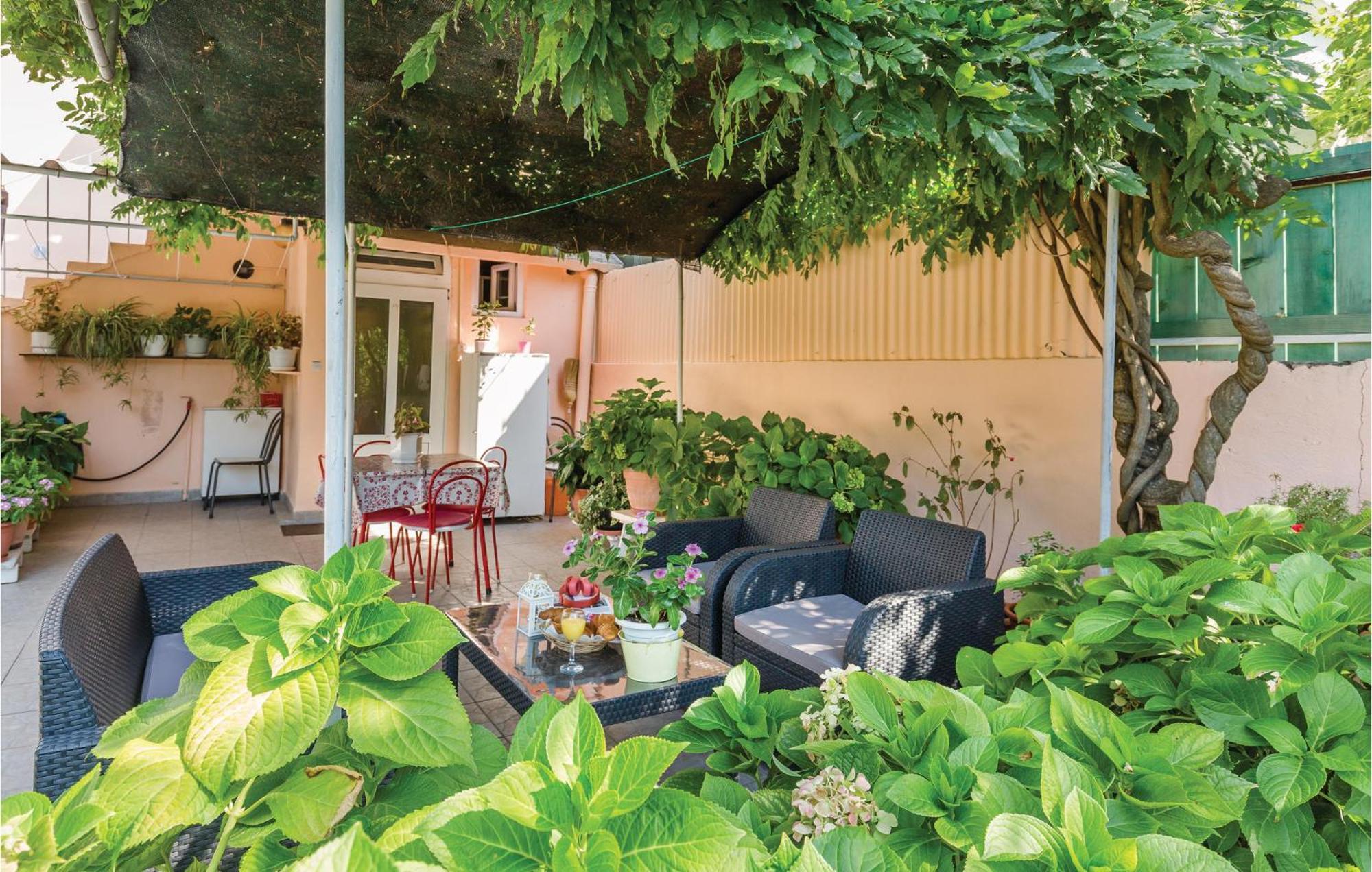 Awesome Apartment In Makarska With Kitchen المظهر الخارجي الصورة