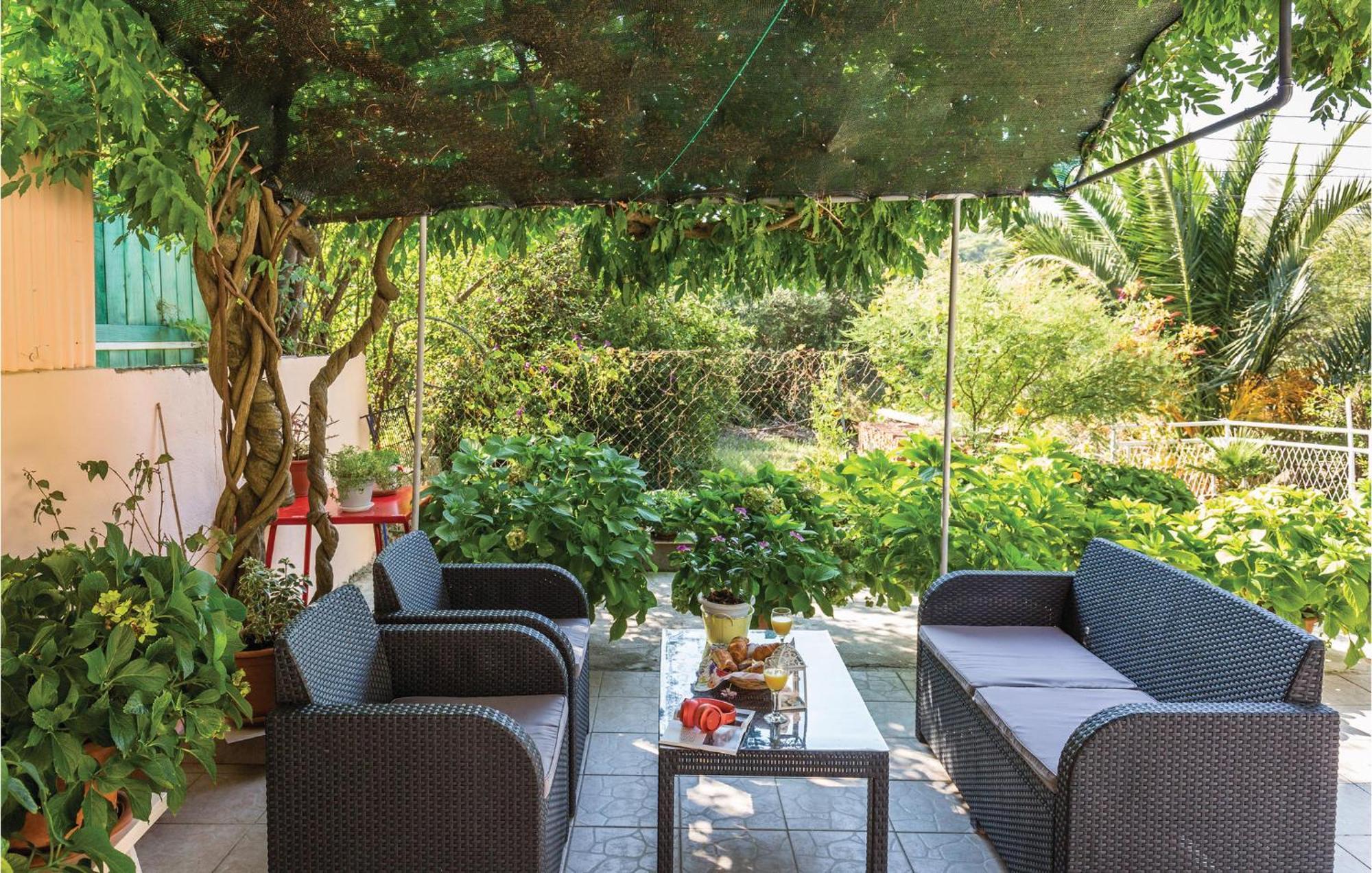 Awesome Apartment In Makarska With Kitchen المظهر الخارجي الصورة